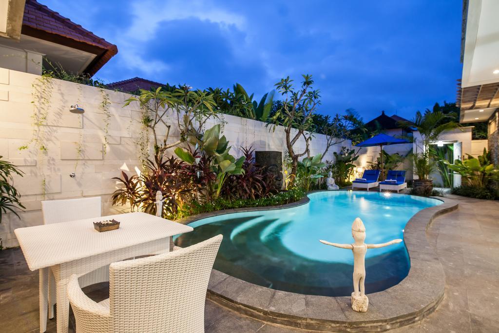 Ambermoon Villa 2 Seminyak Exteriér fotografie